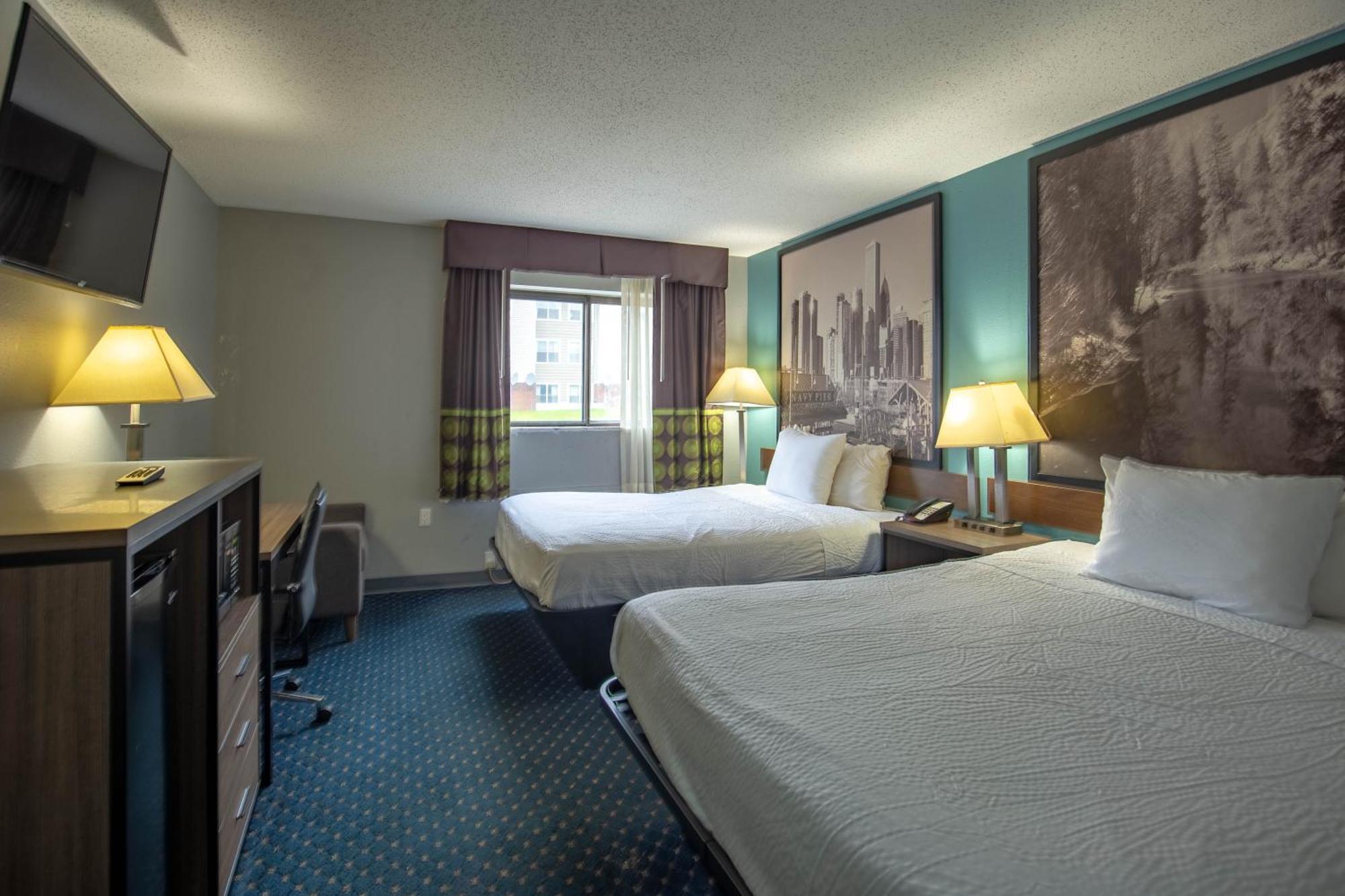 Super 8 By Wyndham Rockford I-90 Casino District Hotel Exterior photo